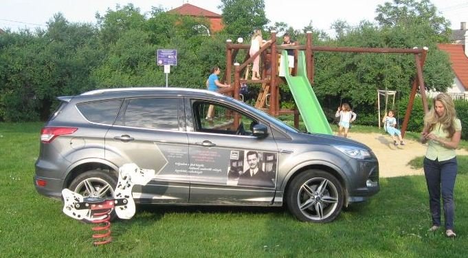 Sok cikk jelent meg szülőknek szóló kampányról is